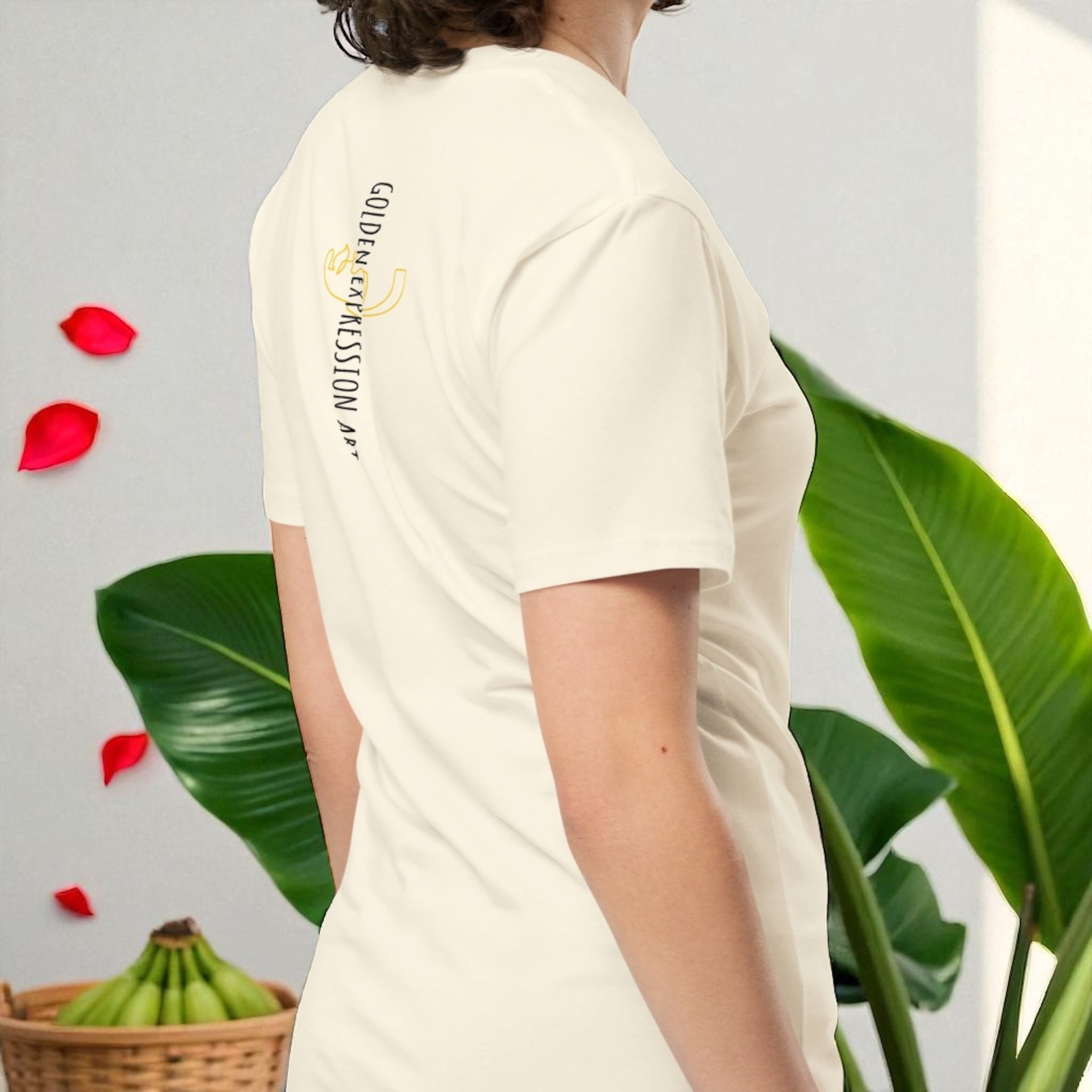 Queen Isola Classic Tee